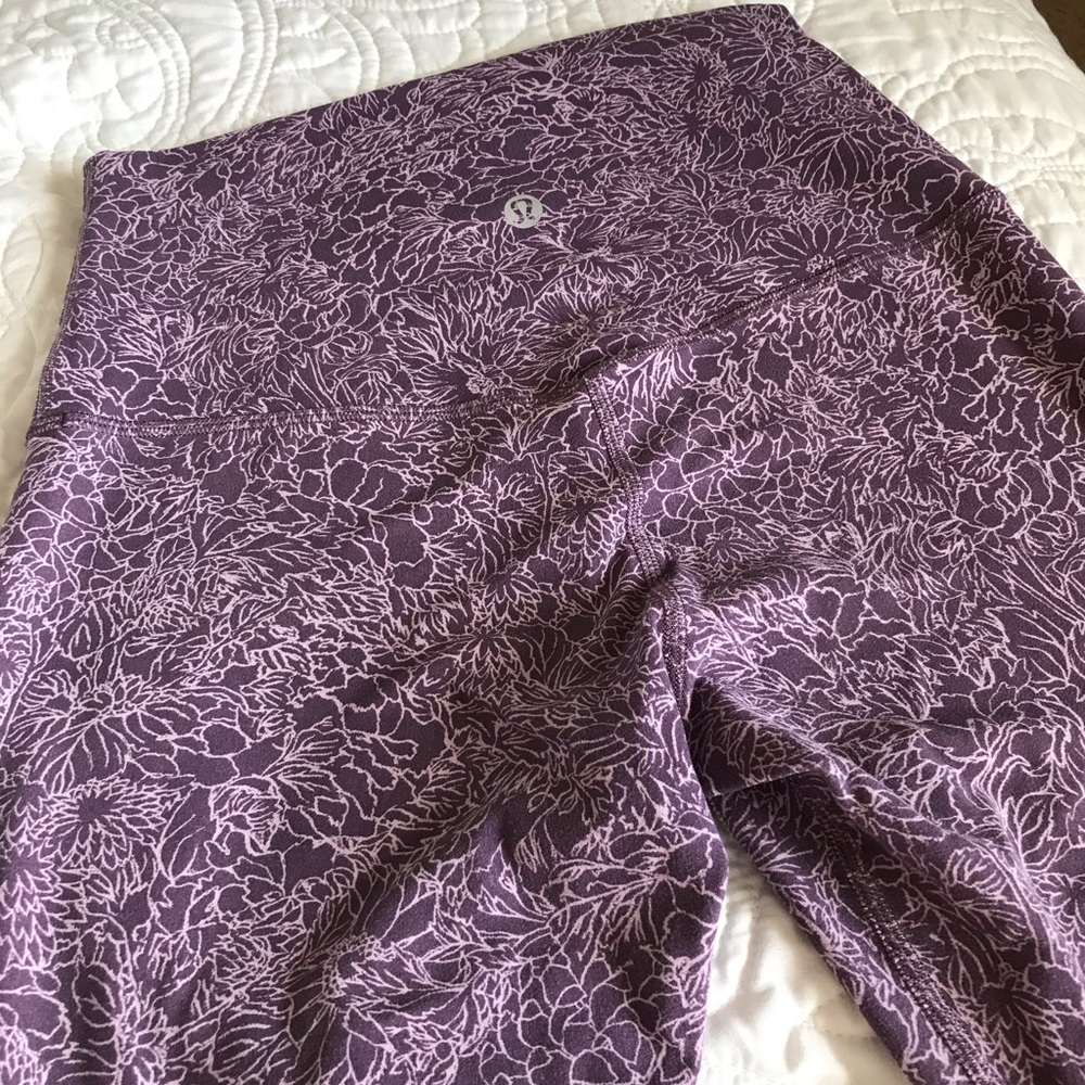 LuluLemon Align 28” floral print size 4